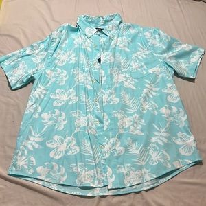 Men’s extra-large collared button up